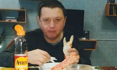 Ke giet nguoi khet tieng Nga song nhu ong hoang trong tu