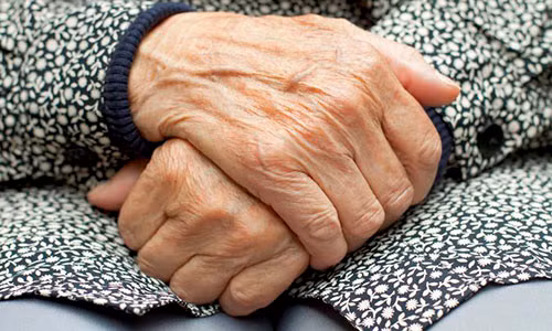 Yeu rau xanh 25 tuoi bi bat vi ham hiep cu ba 74