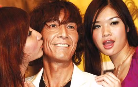 Nam dien vien 18+ Nhat Ban tiet lo nhung su that giat minh