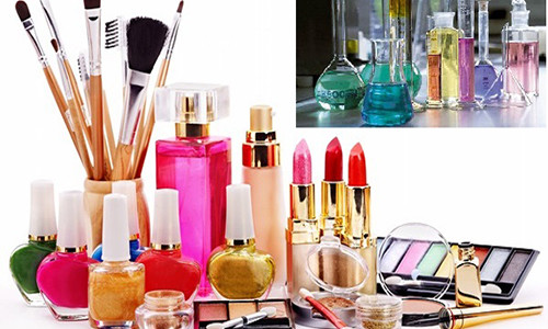 Khá nhiều hóa chất trong các loại mỹ phẩm không có lợi cho sức khỏe. Ảnh minh họa