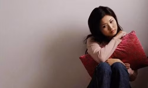 Biết sự thật tôi càng cảm thấy thương em hơn (ảnh minh họa: IT)