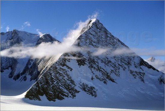 Kim tự tháp ở Nam Cực.