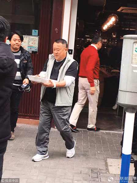 Tang Chi Vy sau cao buoc cuong hiep: Mat chuc, mo quan an-Hinh-2