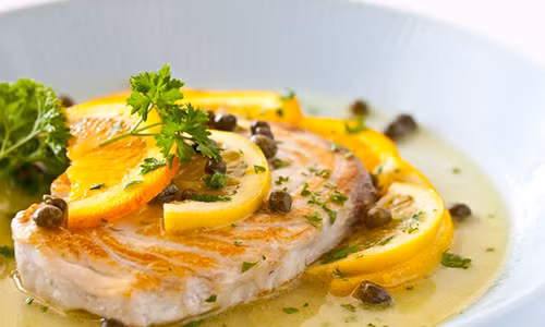 Cá hồi sốt cam. Ảnh: jennynoland.com