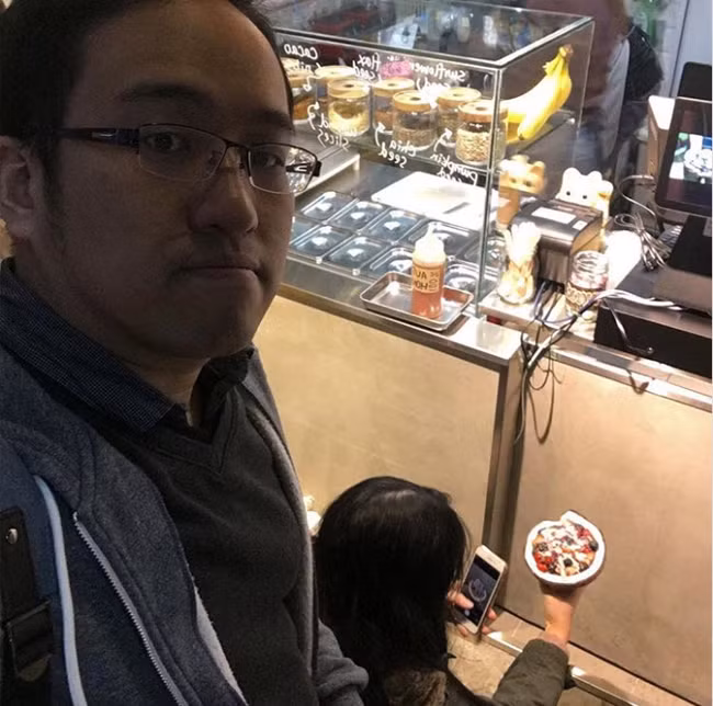 Bắt quả tang "sống ảo" nha cô gái.