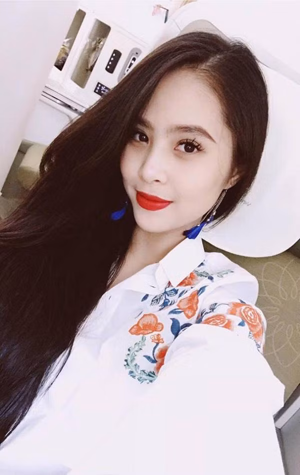 Thời gian gần đây Kiều Anh rất thon thả đặc biệt là khuôn mặt góc cạnh.