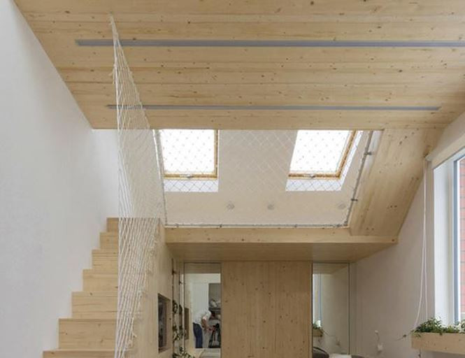 Ở đây cũng có đủ các phòng chức năng, nơi nấu ăn, ngủ nghỉ, góc vườn nhỏ mát mẻ, nơi giải trí uống cà phê…