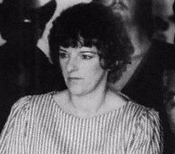 3. Khi làm y tá ở Texas (Mỹ) vào thập niên 1970, Genene Jones đã âm thầm tiêm thuốc độc sát hại khoảng 11-46 trẻ em. Mụ tiêm thuốc độc để trẻ em yếu đi và mụ sẽ ra tay cứu giúp. Nếu cứu bất thành, trẻ em sẽ chết.