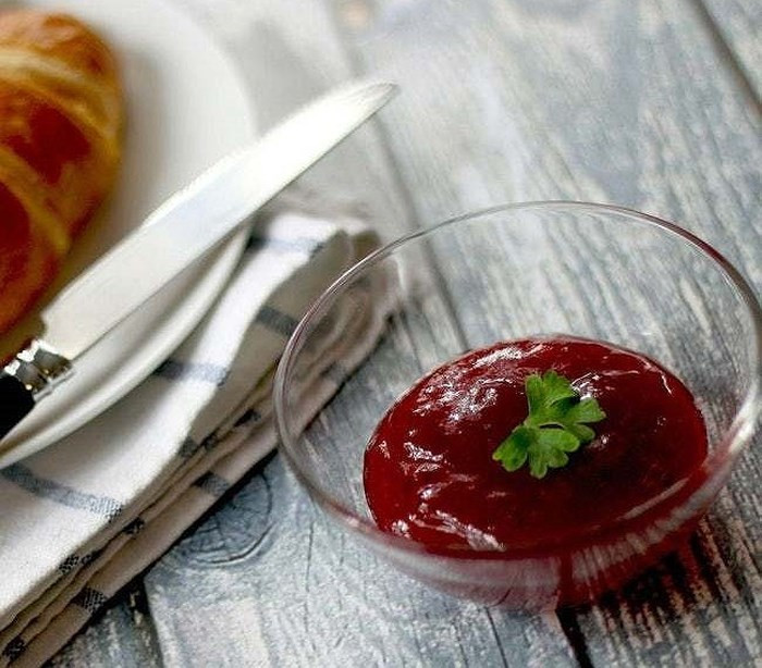 6. Julia Fazekas ở thị trấn Nagyrev, Hungary, đã giúp những người phụ nữ tằng tịu với tù binh ngoại quốc trong Thế chiến 1 giết chồng của họ khi những người này từ mặt trận trở về. Ít nhất 300 người đã chết vì thức ăn có chứa thạch tín do Fazekas bán.