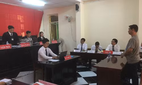 Út Lượm kêu oan, cho rằng không giao cấu với bé Linh.