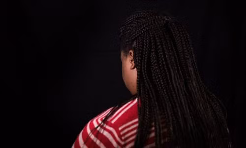 Grace không thể nào quên quá khứ nghèo đói và tủi nhục khi cô và chị gái phải làm vợ một gã đàn ông. Ảnh: BBC