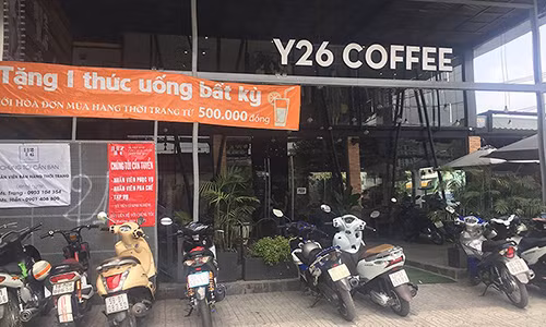 Cảnh sát xác định nguyên nhân vụ hỗn chiến tại quán cà phê là do mâu thuẫn làm ăn giữa hai nhóm san lấp mặt bằng. Ảnh: H.TÂM