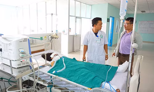 He lo nguyen nhan vu co giao bi chong cu om chat roi kich no min