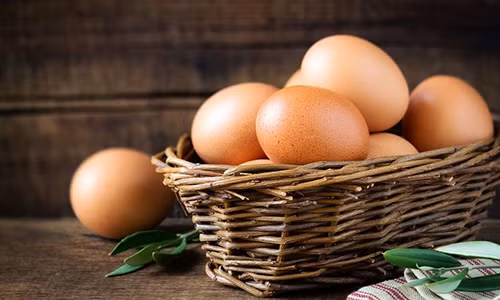 Chang trai nguy kich vi nhet 15 qua trung vao hau mon luc phe thuoc