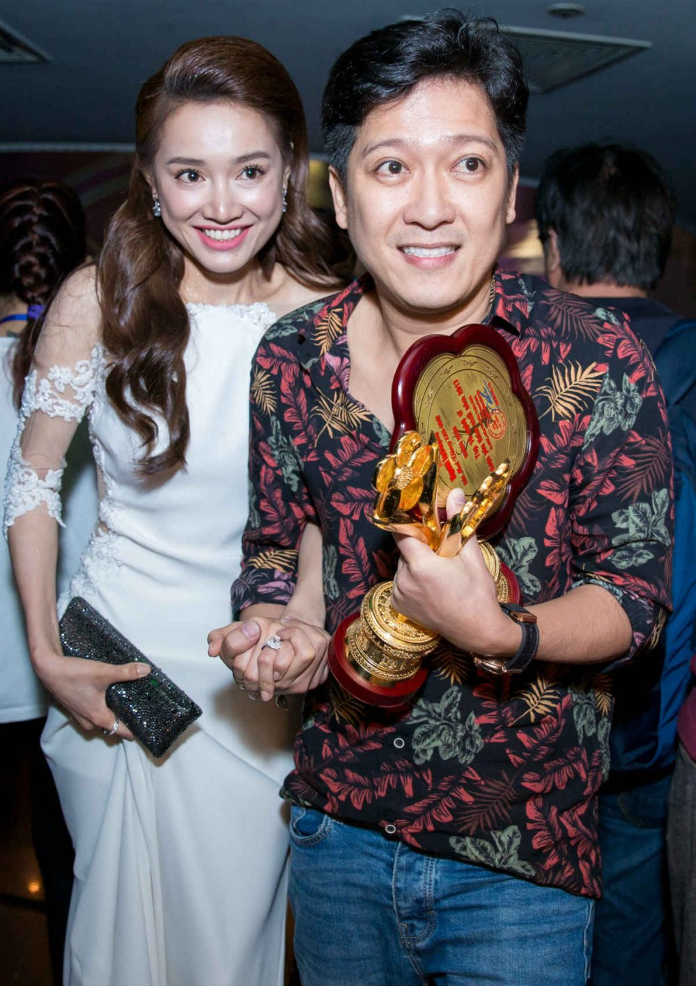 Nhã Phương thường xuyên gặp sóng gió khi yêu Trường Giang.