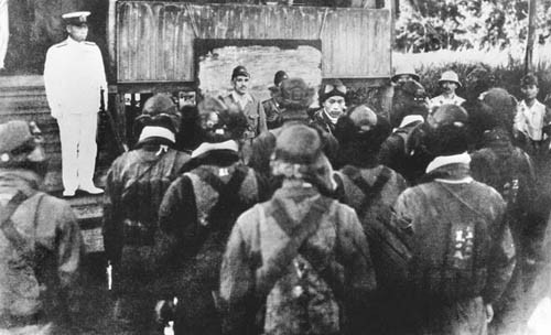 Đô đốc Chester Nimitz, chỉ huy quân đội Mỹ tại Thái Bình Dương đã phê chuẩn chiến dịch bắn hạ máy bay của Đô đốc Yamamoto.