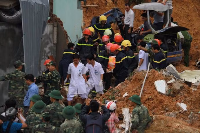 Nha Trang chim trong bien nuoc: Di doi nguoi dan khan cap-Hinh-4