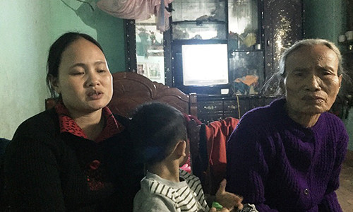 Chị Hảo kể rằng, có lúc gia đình cũng từng hòa thuận nhưng anh Thanh rượu chè, cờ bạc, dọa đánh nên chị không dám quay trở về. Ảnh: Đ. TRUNG