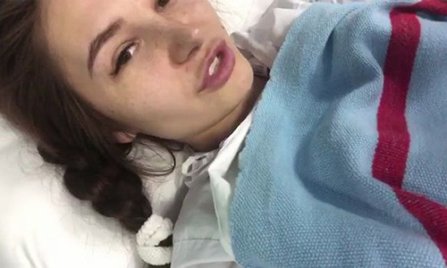 Nữ người mẫu Nga Stetsyuk, 22 tuổi, vừa bị bắt giữ tại Dubai sau khi nhảy từ tầng 6 của một phòng khách sạn để trốn kẻ hãm hiếp.