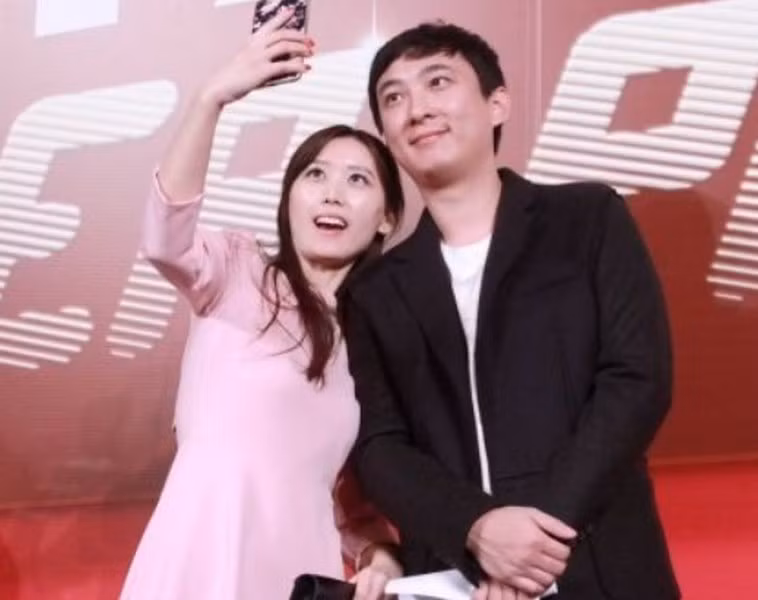 Vương Tư Thông dù rất ăn chơi nhưng cũng biết kiếm tiền.