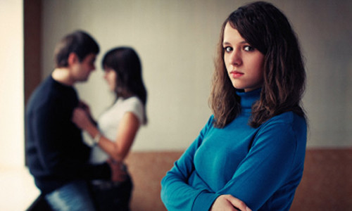 Chong qua mat vo dai gia 