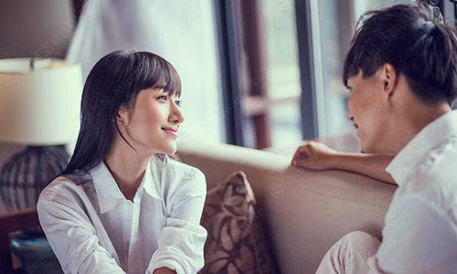 Vì phụ nữ đẹp luôn có quà, phụ nữ đẹp chắc chắn có quyền - Ảnh minh họa: Internet Vì phụ nữ đẹp luôn có quà, phụ nữ đẹp chắc chắn có quyền - Ảnh minh họa: Internet