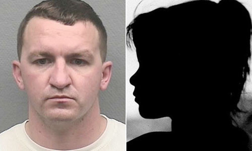 Ông bố nhẫn tâm Andrew Turley tâm rao bán con gái 4 tuổi cho những kẻ ấu dâm.