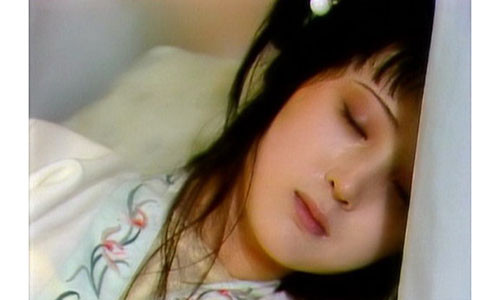 Nguoi mang net tuong nay coi chung yeu menh chet som