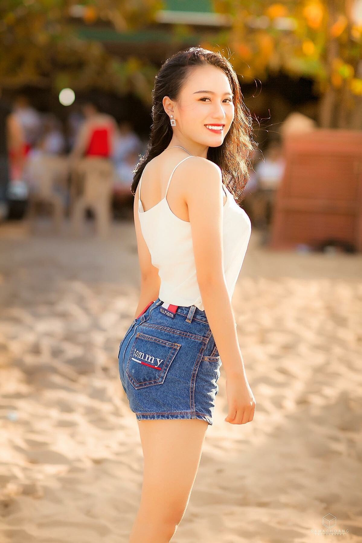 Goc khuat khi di dan chuong trinh cua nu sinh xinh dep xu Nghe-Hinh-2