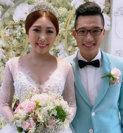 Vào tối 13/1 đã chính thức diễn ra đám cưới của em gái Trấn Thành - Huỳnh Mi và chồng người Hong Kong. Được biết cả hai quyết định tiến tới hôn nhân sau 2 năm hẹn hò. Ngay sau hôn lễ hoành tráng, xa hoa này những thông tin về em rể ngoại quốc của Trấn Thành được nhiều người quan tâm.