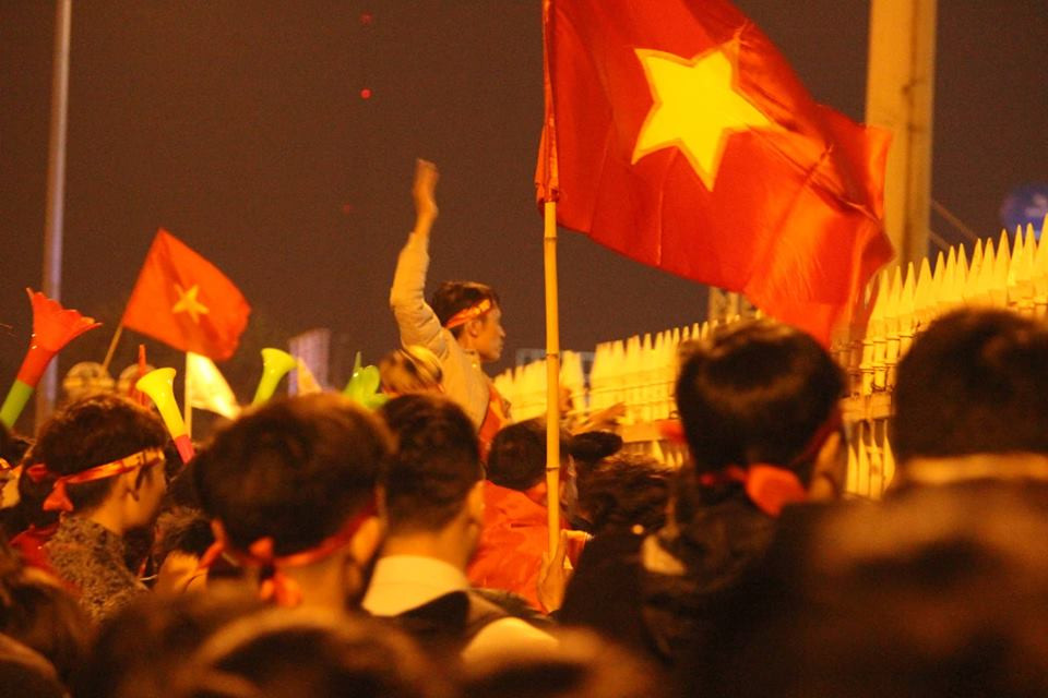 CDV qua khich day rao, nem gay o san My Dinh-Hinh-5