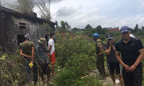 Ngôi nhà hoang nơi phát hiện thi thể người đàn ông bị phân hủy.