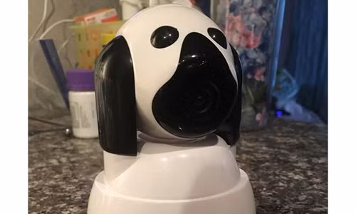 Thiết bị theo dõi trẻ sơ sinh mà chị Jamie đã đặt trong phòng ngủ của con. (Ảnh: Facebook)