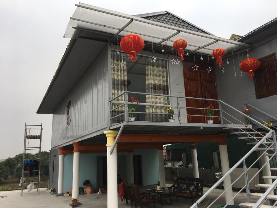 Ngôi nhà này gồm các hạng mục sàn gỗ, cửa gỗ, hệ thống điện thông minh và smart home điều khiển bằng giọng nói.