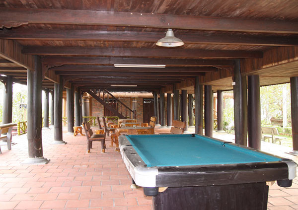 Hồ sơ thể hiện, mảnh đất này có nguồn gốc là đất rừng sản xuất và đất ở hiện trạng. Ông Bùi Hạ Long nhận chuyển nhượng từ năm 2003, diện tích 18,8ha, UBND huyện Vân Đồn cấp mới 3,1ha.