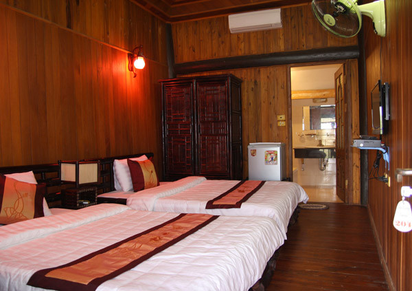 Từ năm 2009 đến tháng 12.2011, ông Bùi Hạ Long đã tiến hành triển khai thực hiện Đề án, đầu tư xây dựng trên diện tích khoảng 4ha gồm: 2 nhà gỗ 2 tầng, 1 nhà sàn bê tông 2 tầng, 2 hồ sinh thái nuôi cá, 2 cầu, 3 chòi vọng cảnh, 1 nhà bảo vệ kết hợp nhà ở công nhân 2 tầng, hạng mục đường giao thông, cây cảnh các loại.