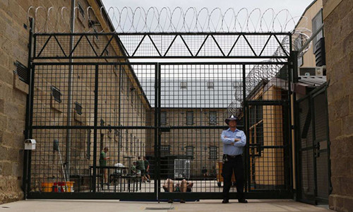 Hang loat nu cai nguc quan he voi tu nhan gay soc o Uc