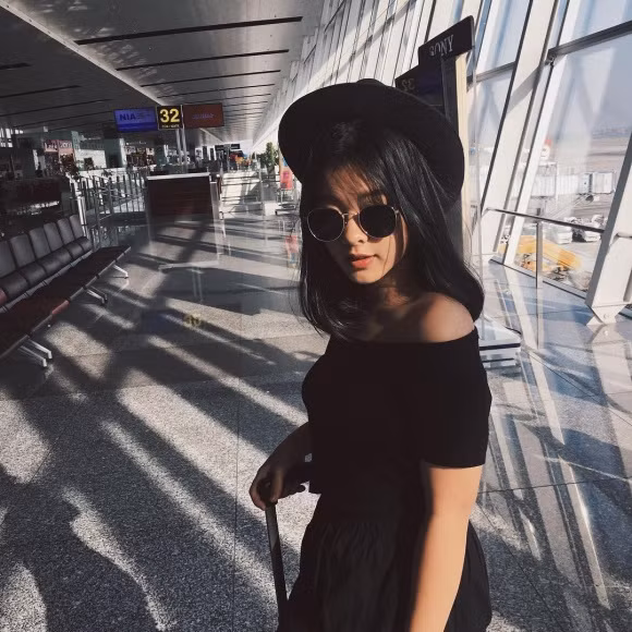 Hồng Khanh cũng không e ngại "áp lực" vì là con của một cặp vợ chồng nghệ sĩ nổi tiếng.