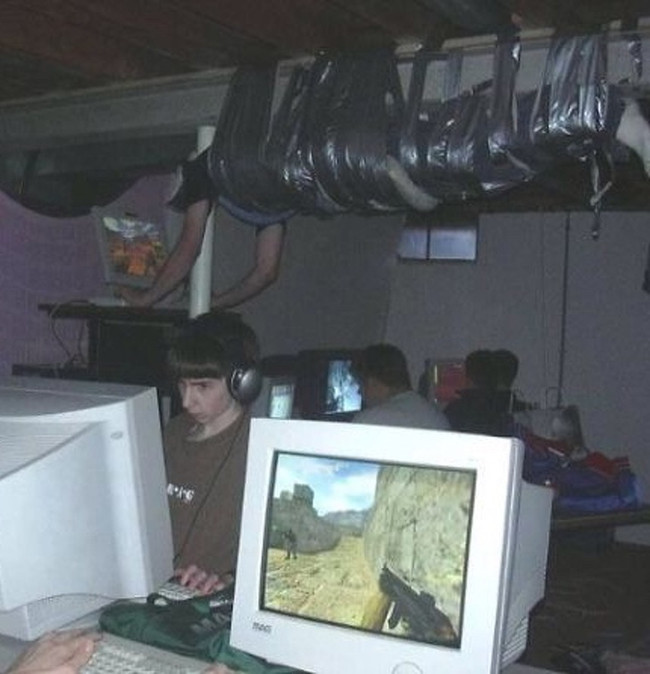 Biện pháp chống mỏi lưng khi ngồi chơi game quá lâu.