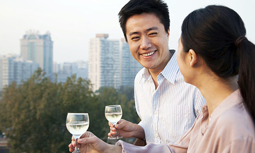 Với chị, mối quan hệ này là nhân duyên. Ảnh minh họa