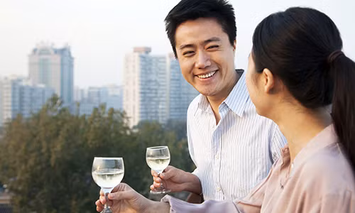 Với chị, mối quan hệ này là nhân duyên. Ảnh minh họa