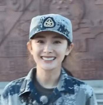 Công chúng vẫn nhớ hình ảnh Dương Mịch khi xưa đẹp tự nhiên, rạng rỡ.