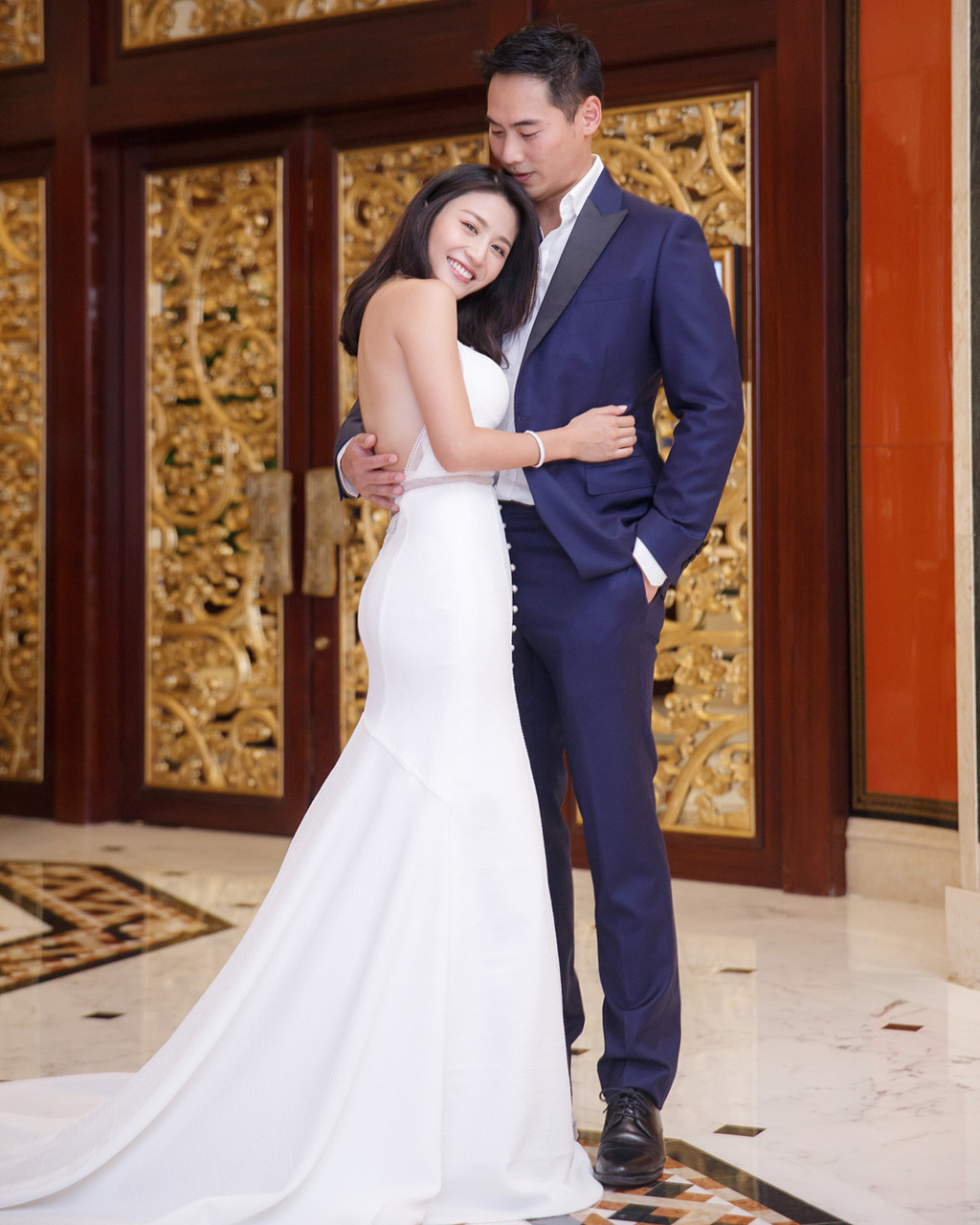 Xấu hổ với bê bối, nữ diễn viên đã gửi lời xin lỗi đến khán giả. Cô nói những hình ảnh trên mạng là nỗi xấu hổ sẽ khiến cô ám ảnh cả đời. Vì bê bối này, nữ diễn viên sinh năm 1989 bị đài TVB sa thải. Trước đó, Lâm Thiên Dư từng gây chú ý khi tham gia Bao la vùng trời 2, Tình đồng nghiệp. Sau khi rời đài, Lâm Thiên Dư mở lớp dạy yoga. Cô cũng thường xuyên tới Đại lục tham gia các sự kiện. Theo Lâm Thiên Dư, cô quen bạn trai hiện tại cũng từ một sự kiện quảng cáo.