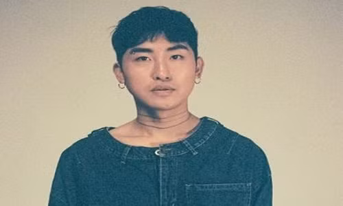 Nam ca sĩ Hàn Quốc đặt camera ẩn quay lén phụ nữ trong nhà tắm công cộng