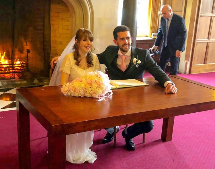 Danh ca dem tan hon trong benh vien, cap doi quyet cuoi lai-Hinh-2