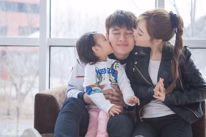 Lý Tiểu Lộ vẫn "mất hút" sau scandal.