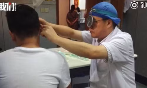 Thung mang nhi vi bi ban gai... hon cuong nhiet