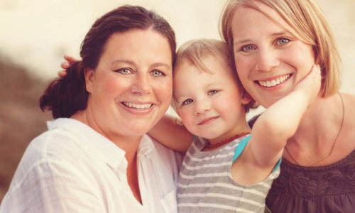 Cuoc song gia dinh cua cac cap vo chong LGBT co gi dac biet?