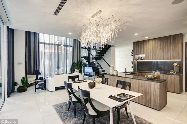 Diện tích mặt sàn rộng rãi và các món đồ nội thất được thiết kế riêng.