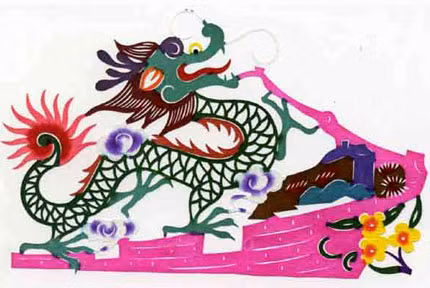 Đa số những người tuổi Thìn đều gặt hái được thành công vào thời trẻ, họ được tung hô và ngưỡng mộ không ngừng, tuy nhiên vào khoảng trung vận mọi thứ dường như chững lại, nhưng đó chỉ là giai đoạn cần phải trải qua của cuộc đời.